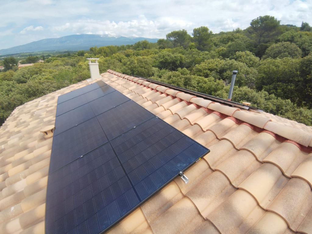 Panneaux solaires sur toit